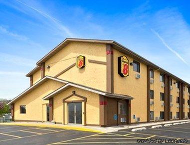Super 8 By Wyndham Cedar Rapids Hotel Exterior foto