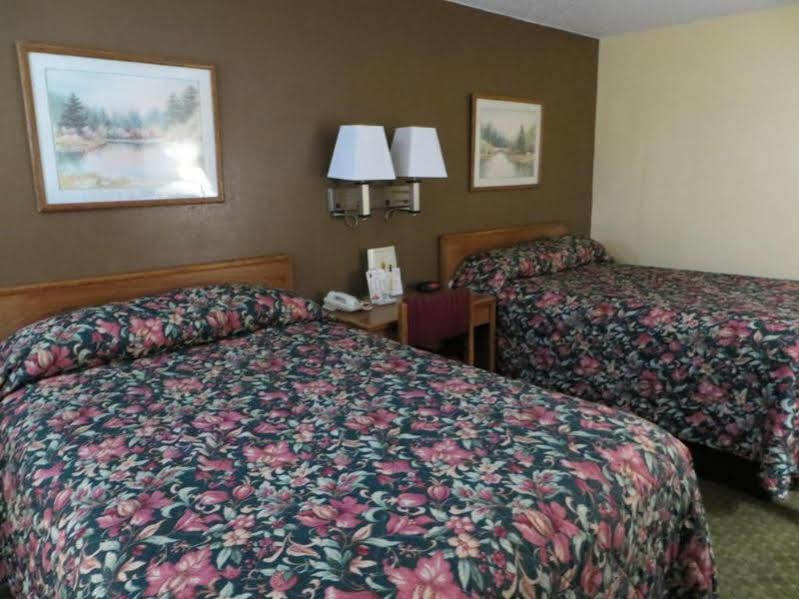 Super 8 By Wyndham Cedar Rapids Hotel Exterior foto