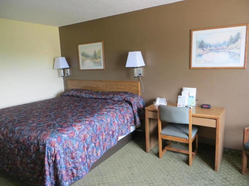 Super 8 By Wyndham Cedar Rapids Hotel Exterior foto